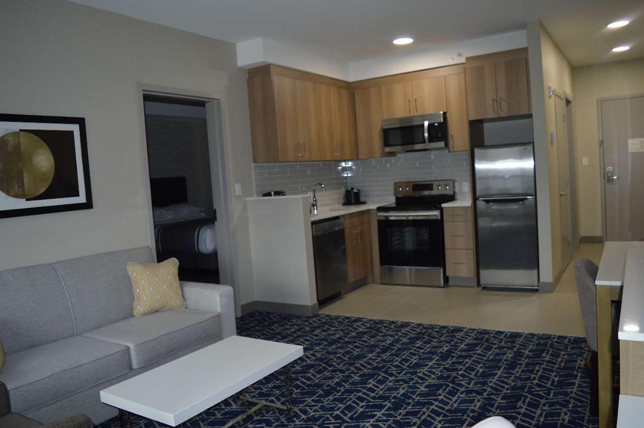 Best Western Premier Route 97 Vernon Exterior photo