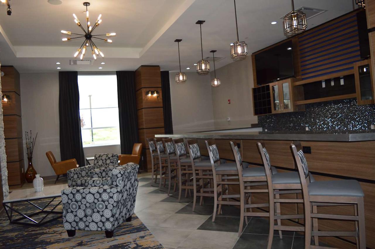 Best Western Premier Route 97 Vernon Exterior photo