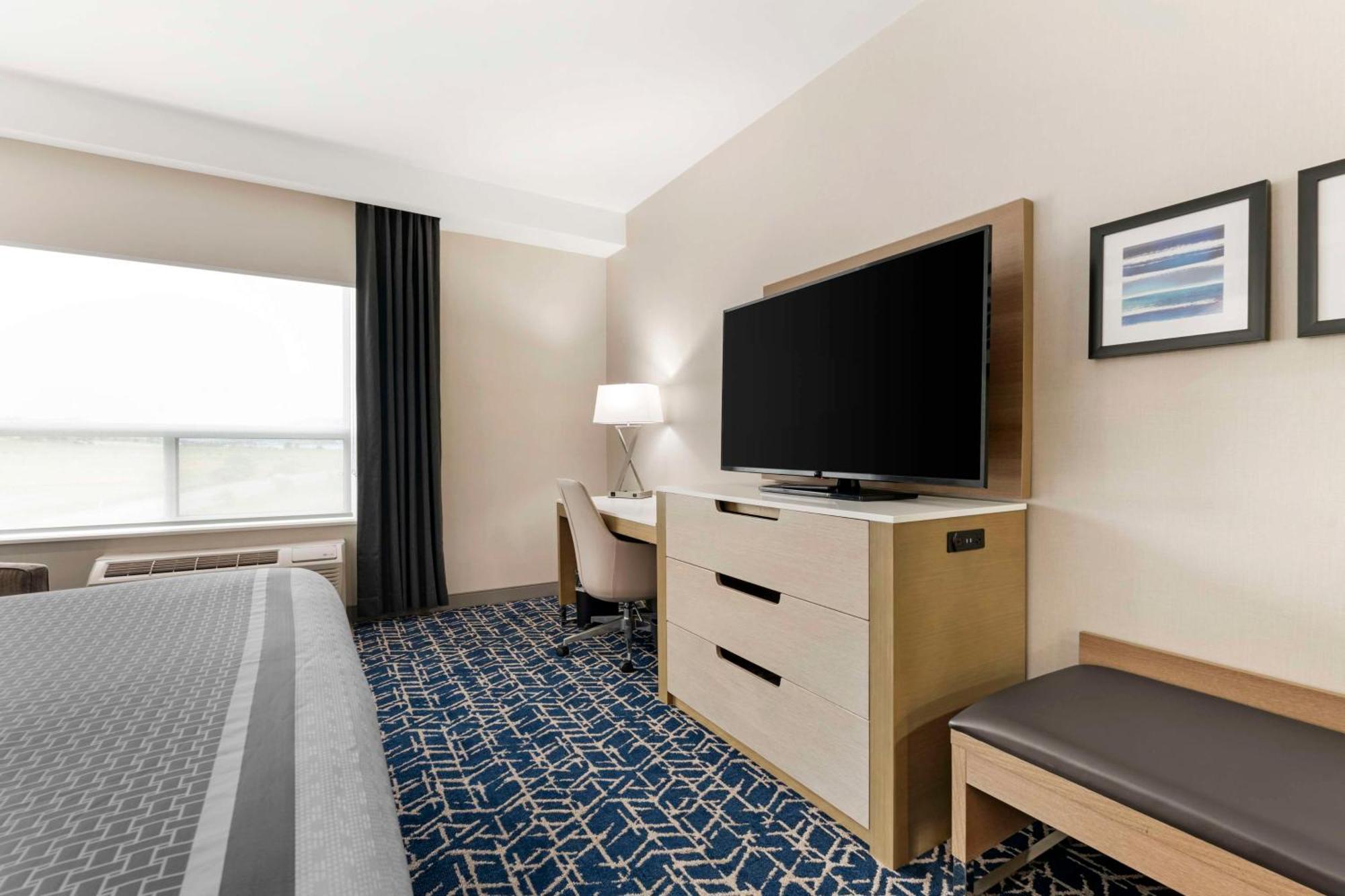 Best Western Premier Route 97 Vernon Exterior photo