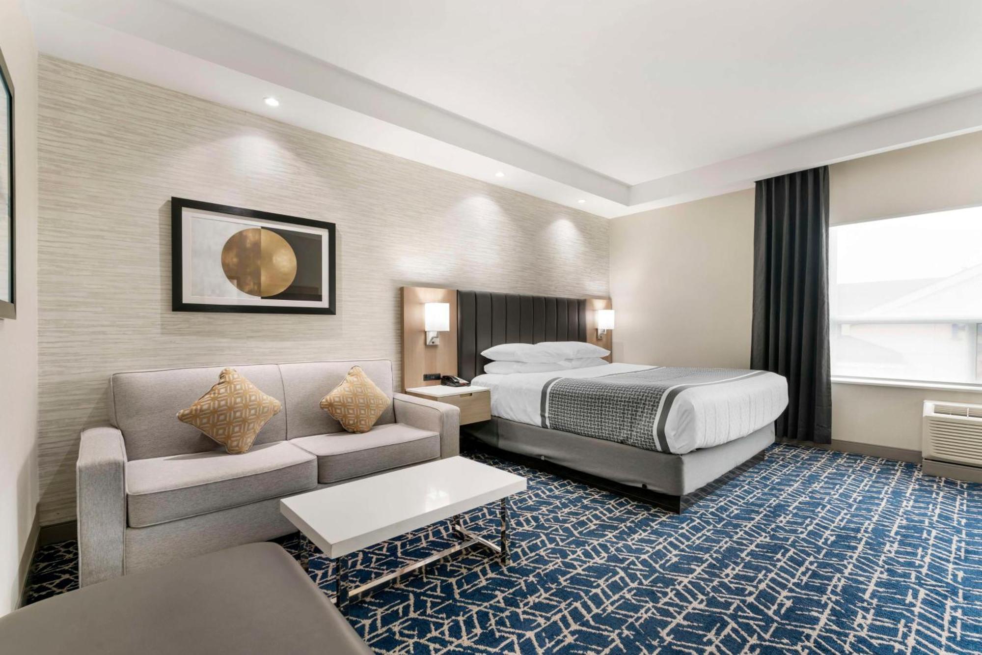 Best Western Premier Route 97 Vernon Exterior photo