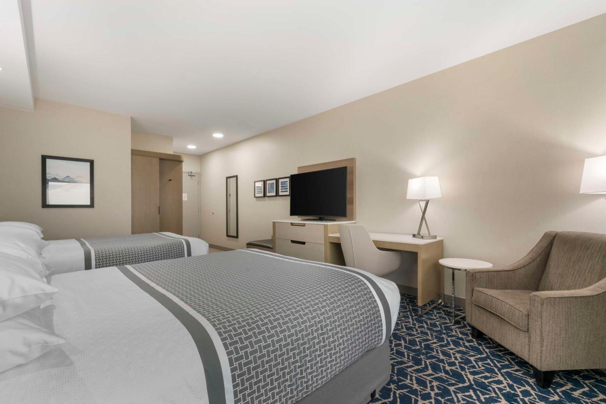 Best Western Premier Route 97 Vernon Exterior photo