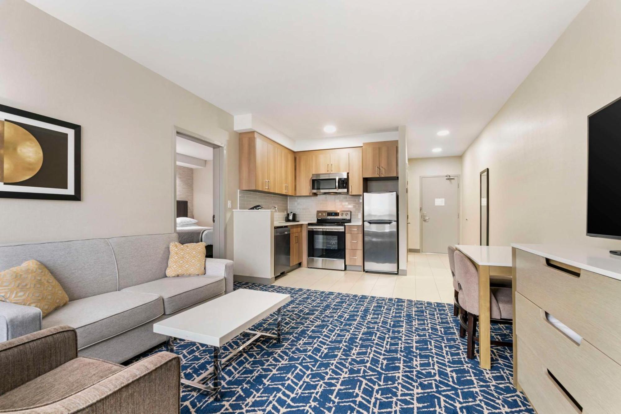 Best Western Premier Route 97 Vernon Exterior photo