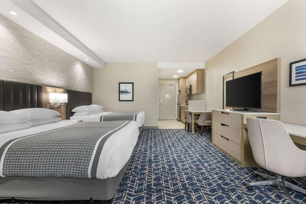 Best Western Premier Route 97 Vernon Room photo